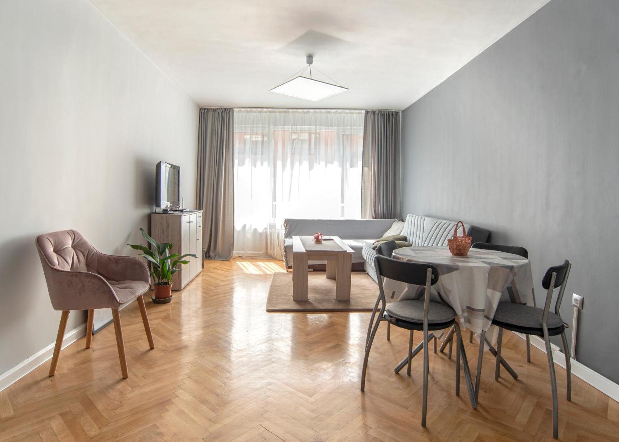 July's Comfort Place Apartment *
